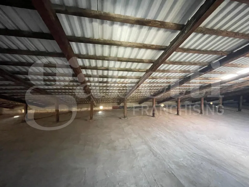 Garage - Spacious Attic Storage in Nocera Inferiore