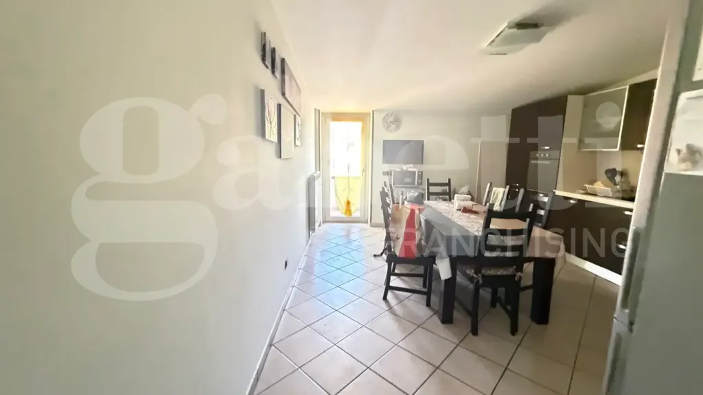 Salle à manger - Three-Bedroom Apartment in Marcianise