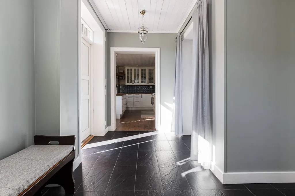 Esik - Charming Farmhouse with Stables in Västra Sund