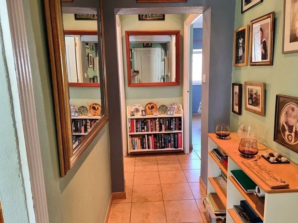 Hallway - Rustic House with Pool in Lucena del Puerto