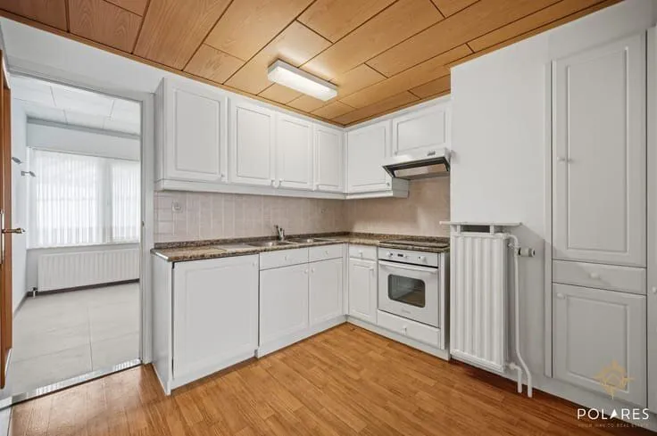 House with Separate Ground Floor Unit in Centre