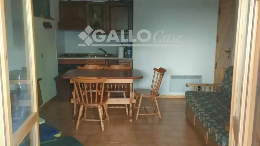 Salle à manger - Studio Apartment with Terrace in Spezzano della Sila