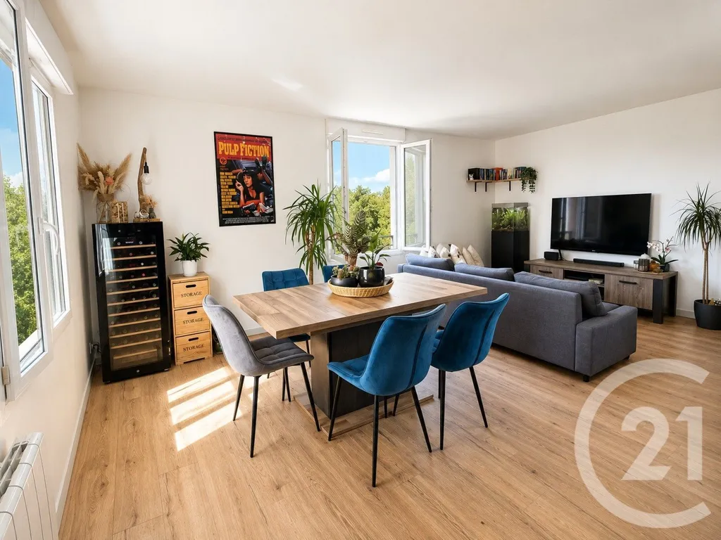 Sala da pranzo - Refurbished Apartment with Parking in Champagne-sur-Oise