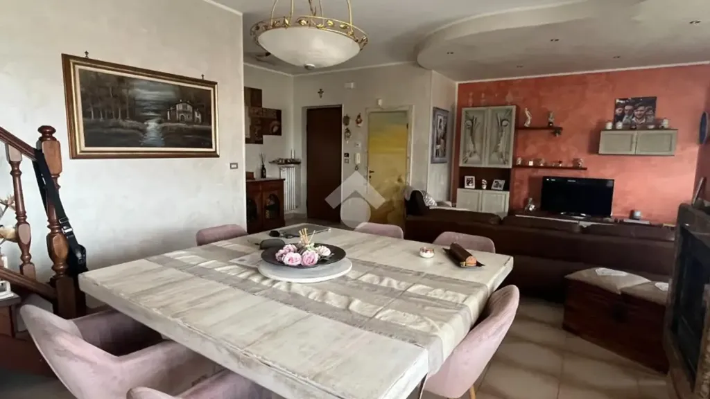 Söögituba - Apartment with Terrace in San Maurizio Canavese