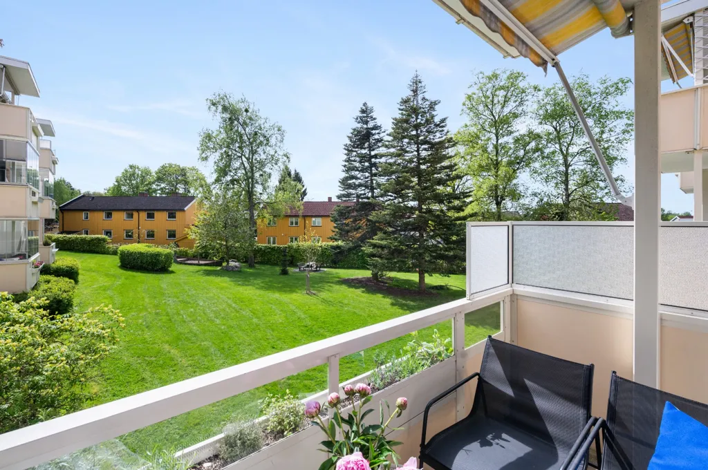 Rõdu - 3-Bed Apartment with South-Facing Balcony in Lille Ekeberg