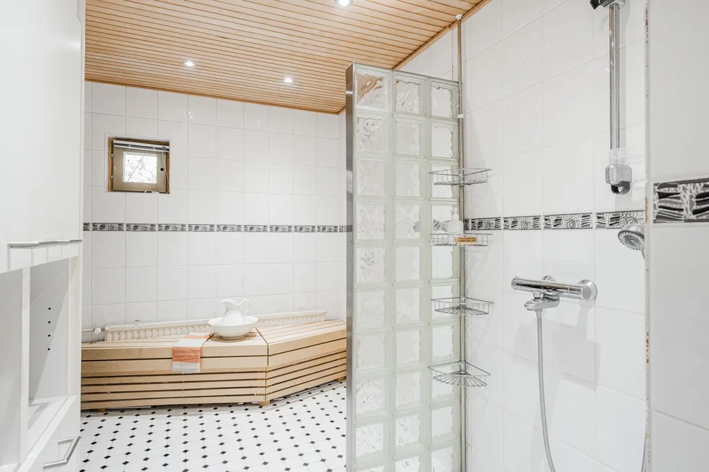 Salles de bain - Modern Apartment with Garden in Katariina, Turku