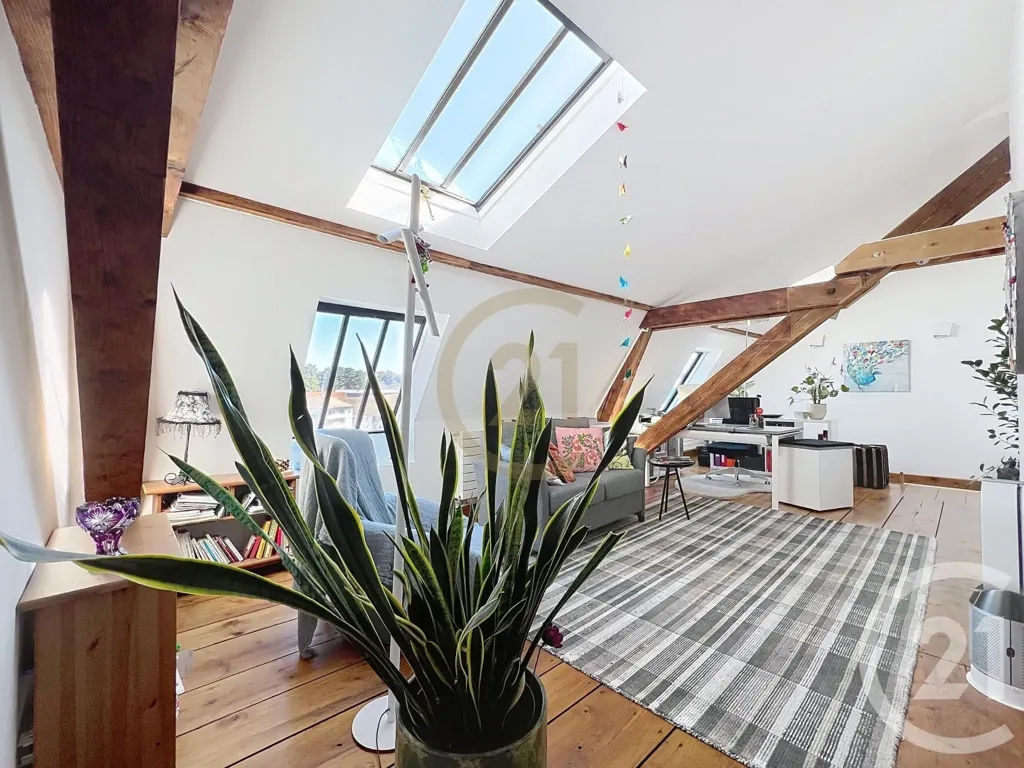 Pièces - Appartement Duplex Lumineux avec Vue à Belfort