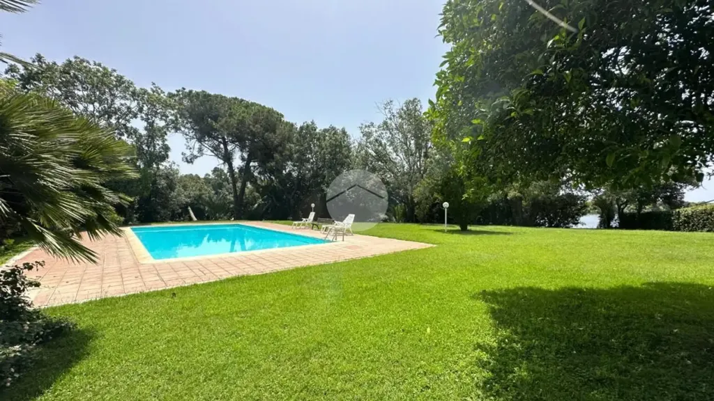 Bassein - Rustic Villa with Private Garden in Sabaudia