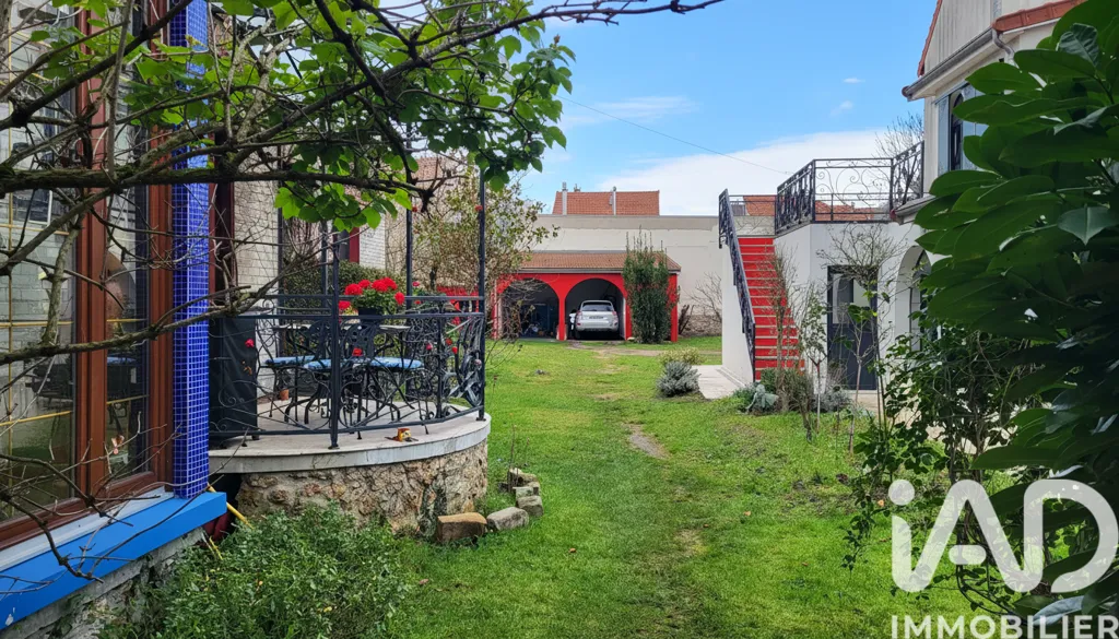 Aed - Exceptional 10-Piece House with Pool in Colombes