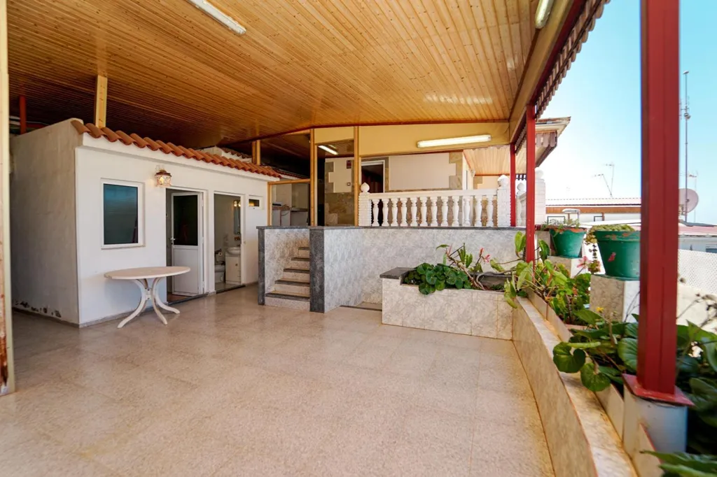 Terrass - Caravan House with Outdoor Kitchen in San Bartolomé