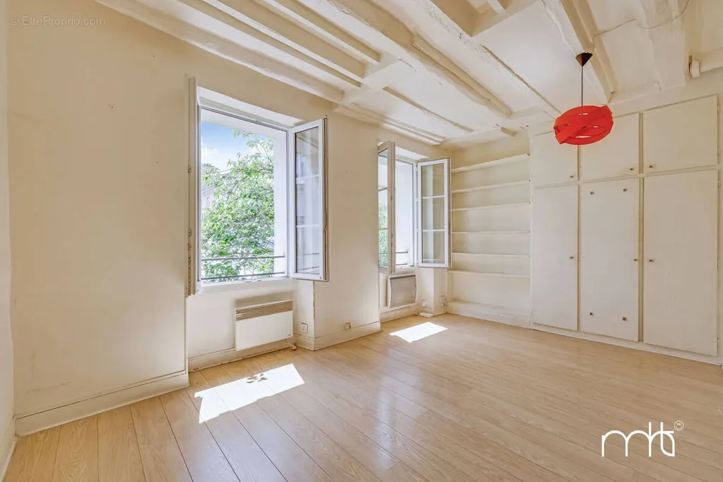 Pièces - Studio avec Cour Arborée à Paris-5e