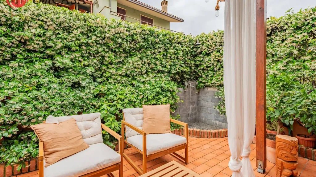 Terrass - Rear-Accessioned Villa with Pool in Cerveteri