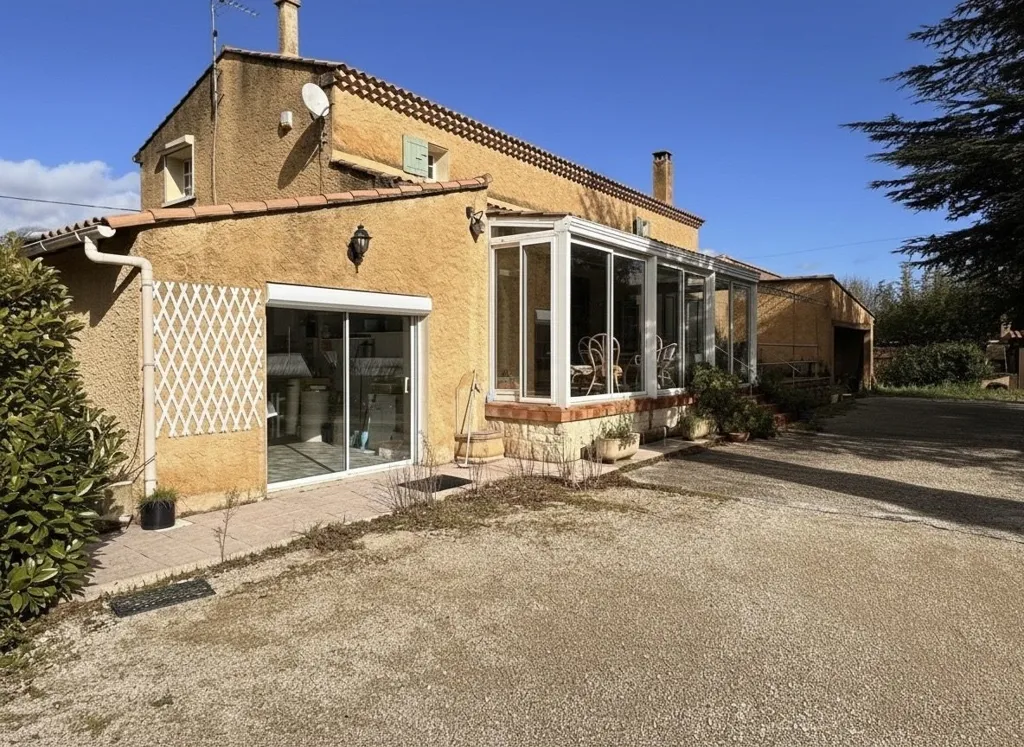 Extérieur - Maison détachée avec piscine à Rochefort-du-Gard