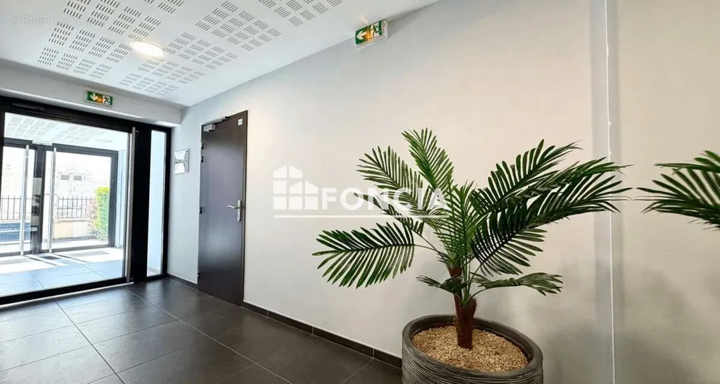 Entrée - Studio avec Terrasse au Cœur d'Olivet