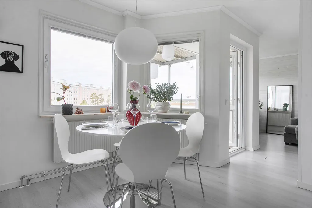 Söögituba - Apartment with South-Facing Balcony in Tyresö