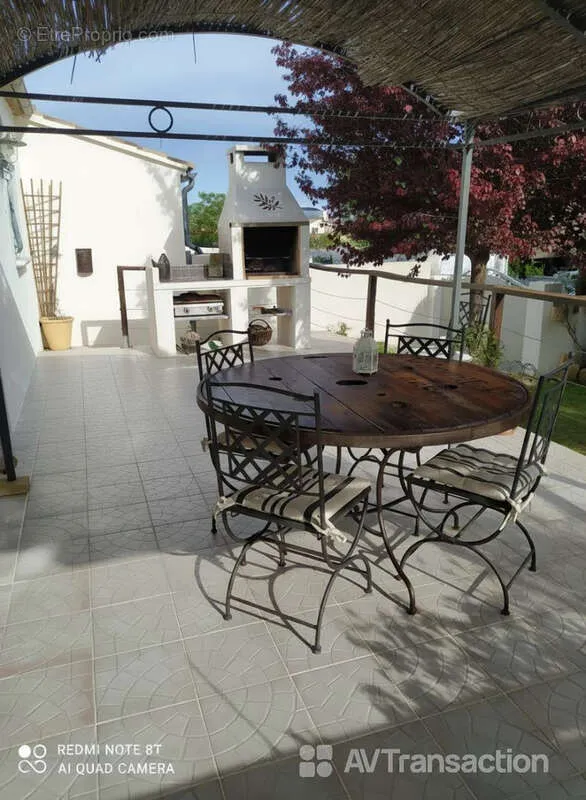 Terrace - House with Pool in Moussac
