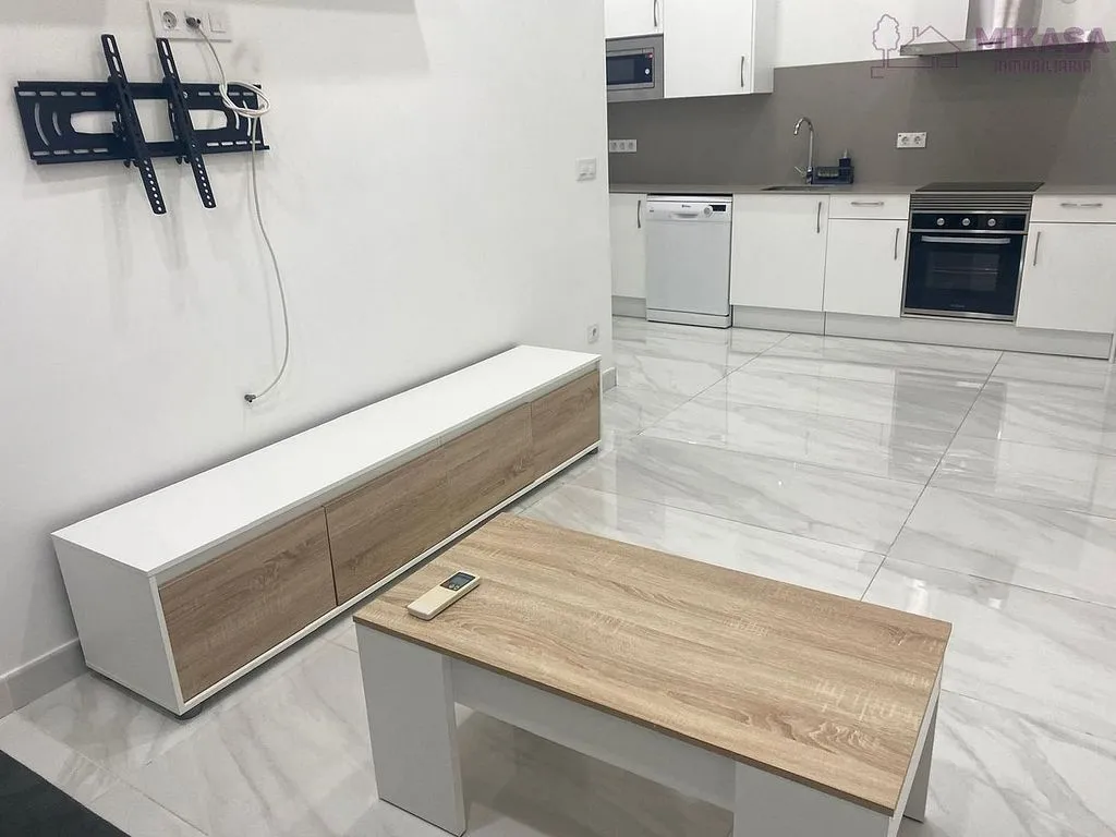 Elutuba - Ample Garden Flat in Móstoles