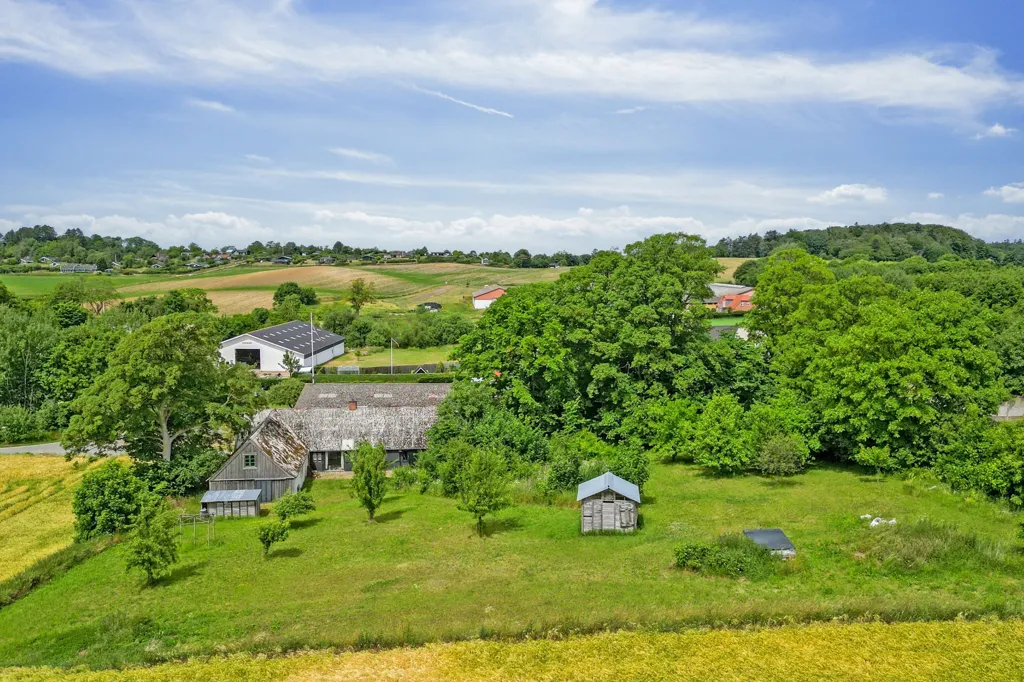 Õhuvaade - Historic Villa with Large Garden in Knebel