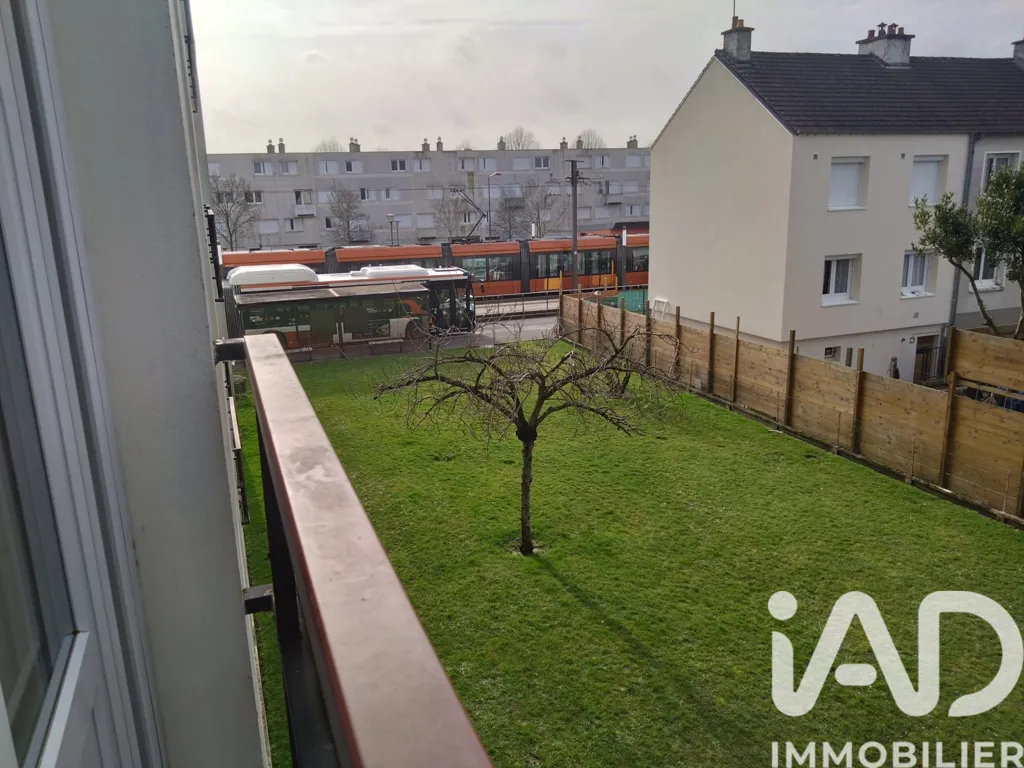 Rõdu - 3-Bedroom Apartment with Loggia in Le Mans