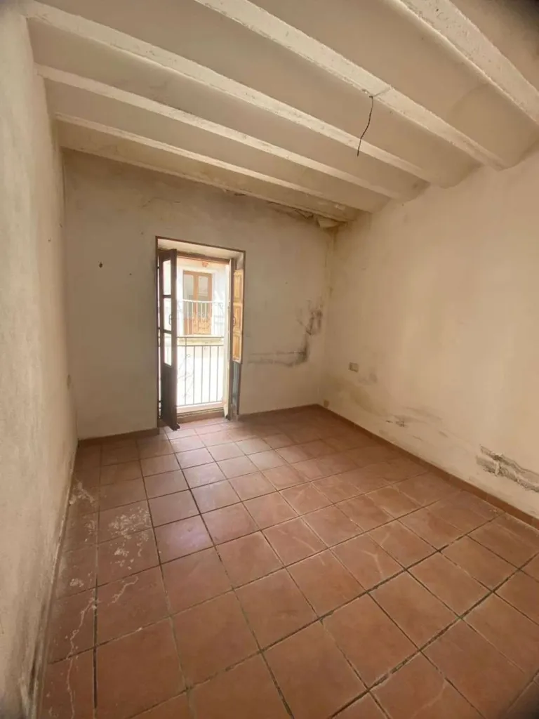 Toad - House for Renovation with Terrace in Vélez-Blanco