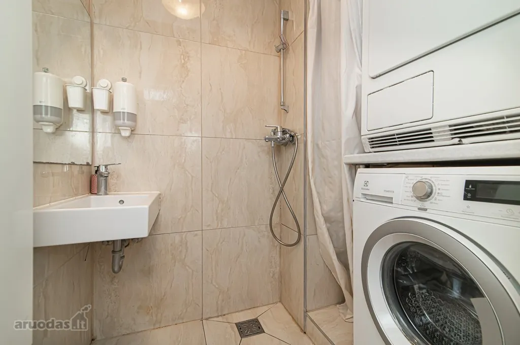 Pesuköök - 4-Bedroom Apartment with Garden in Vilnius