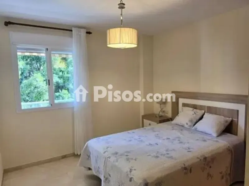 Magamistoad - Spacious Apartment with Balcony in Málaga