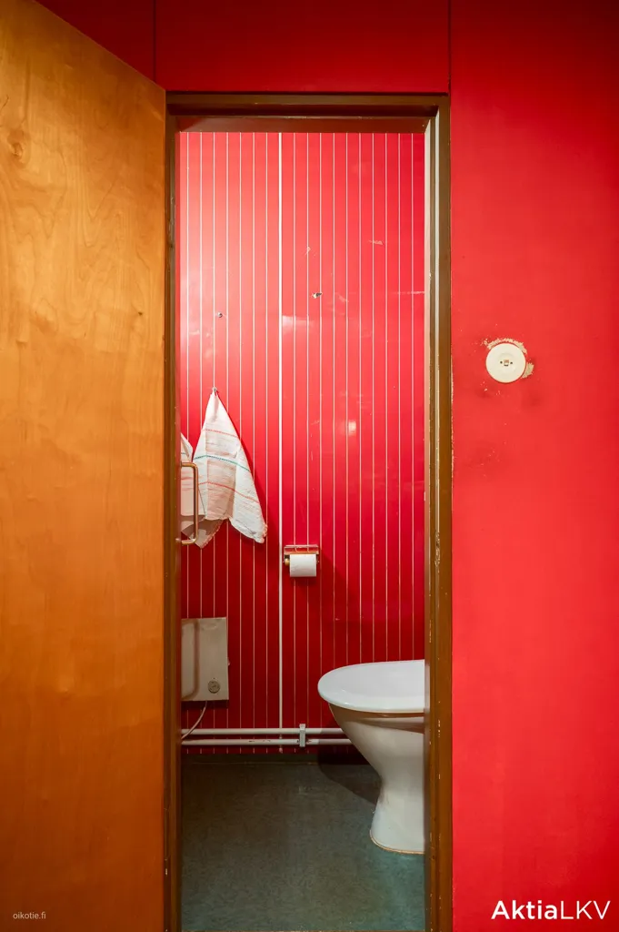 Salles de bain - Single-Storey House with Sauna in Quiet Setting