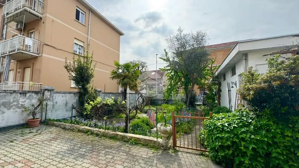 Giardino - Bilocale with Balcony in Settimo Torinese