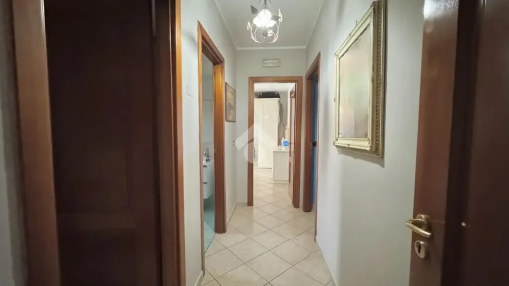 Entrée - 3-Bed Apartment with Balcony in Orta Di Atella