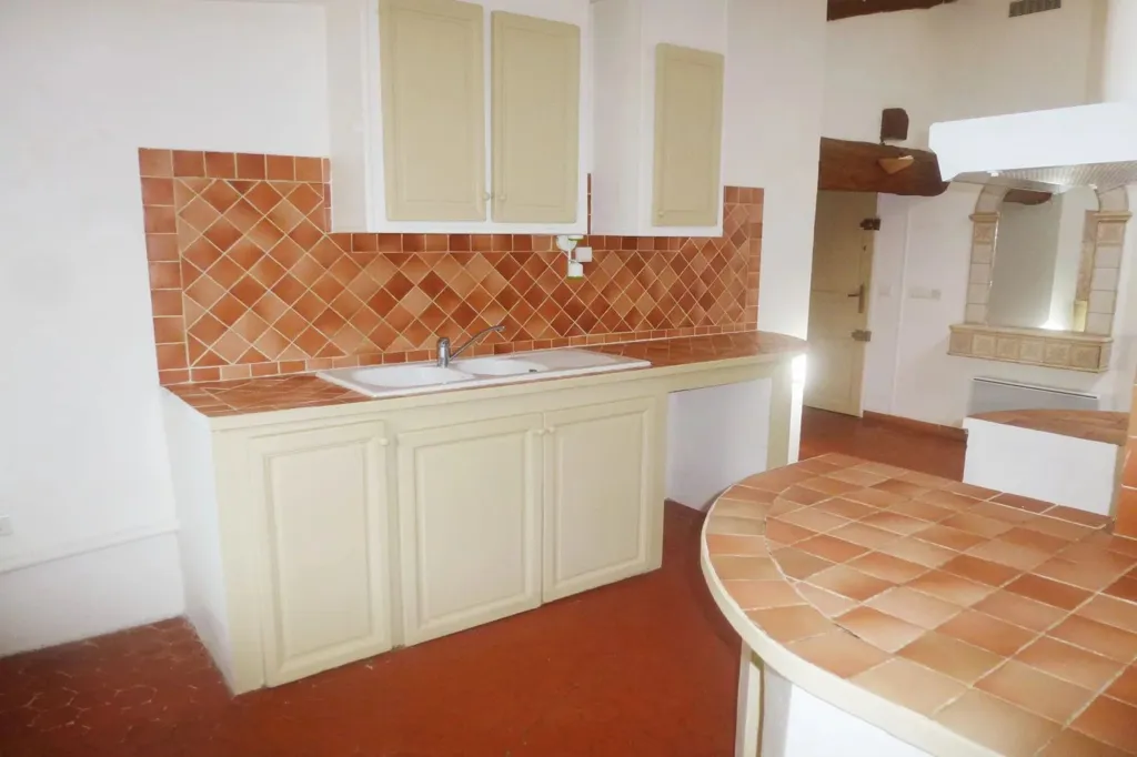Köök - Bright 3-Bed Flat in Village Centre, Flayosc