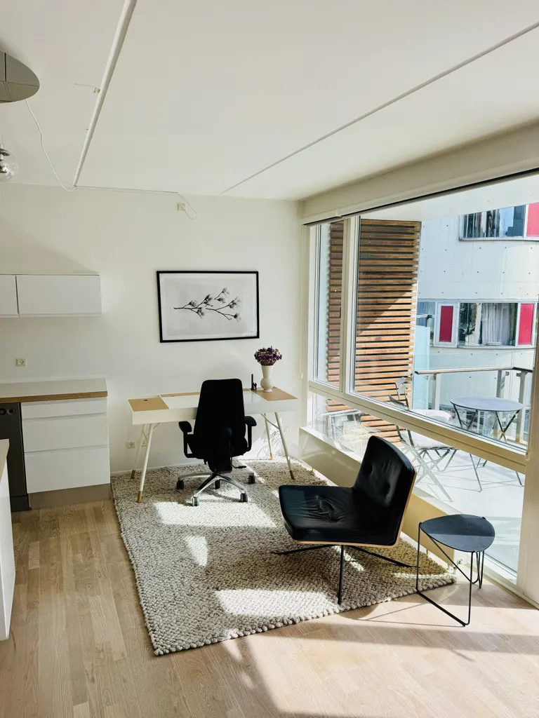 Kabinet - Central Apartment with Balcony in City Centre