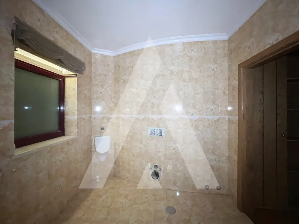 Bathrooms - Isolated House with Indoor Pool in Pombal