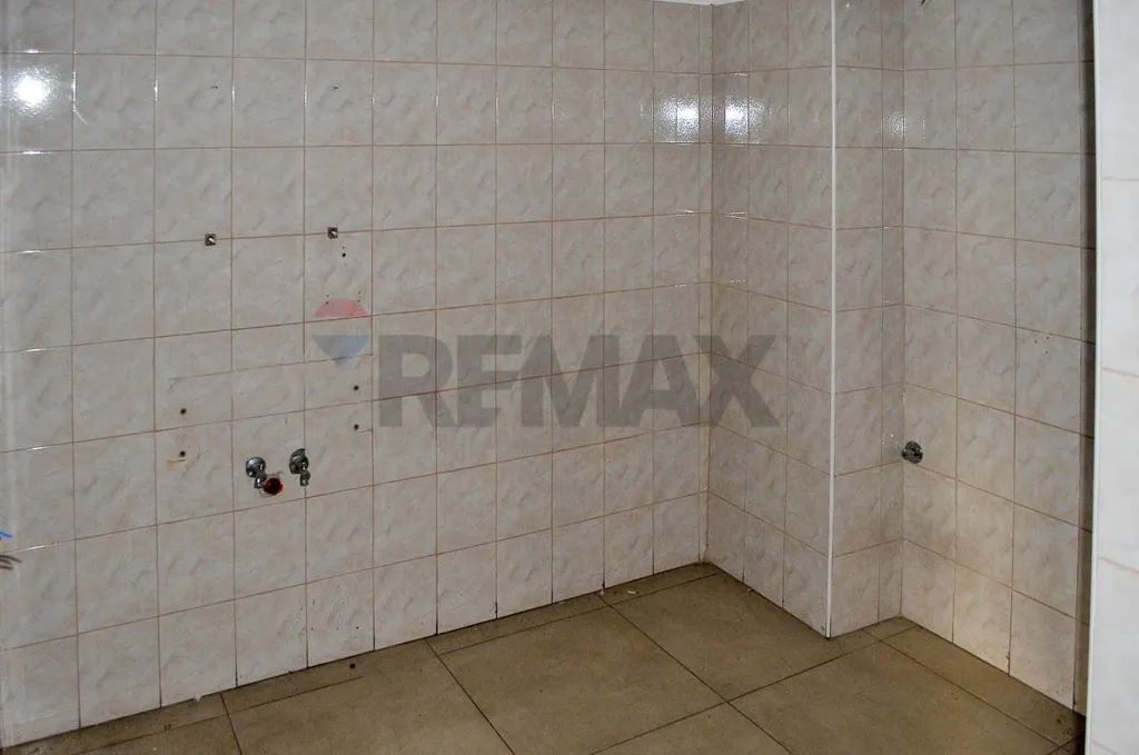 Salles de bain - Shop with Double Frontage in Catania's Borgo
