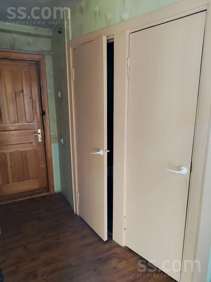Esik - Two-Bedroom Flat with Balcony in Daugavpils