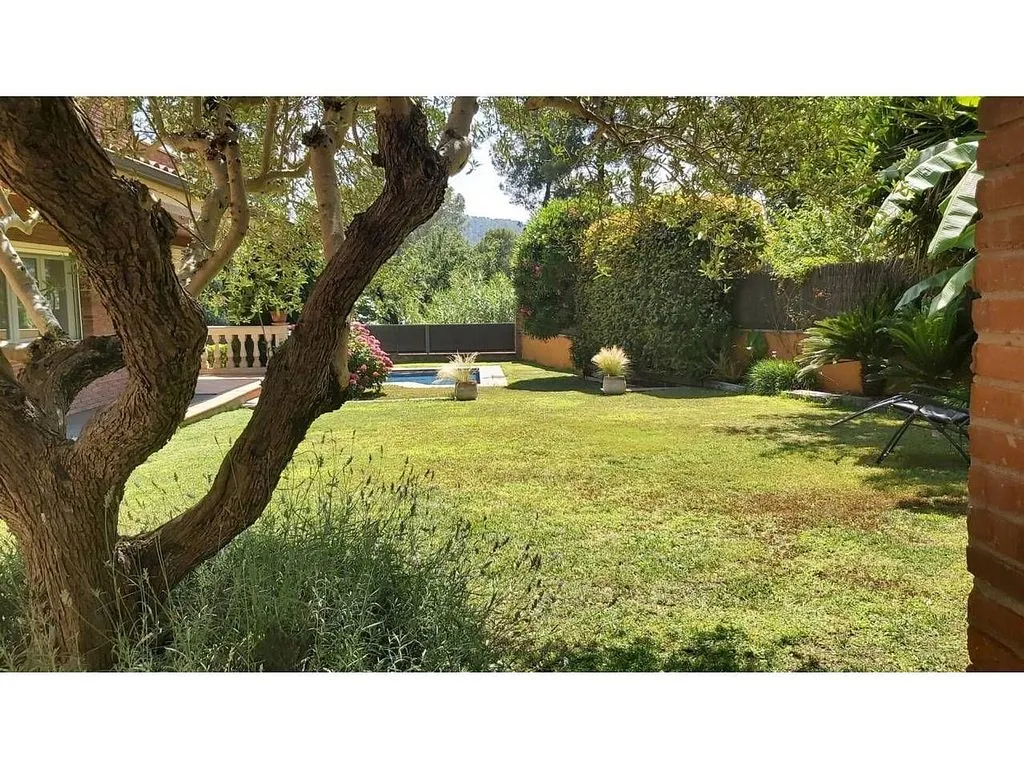 Giardino - Spacious House with Pool in Valldoreix, Sant Cugat