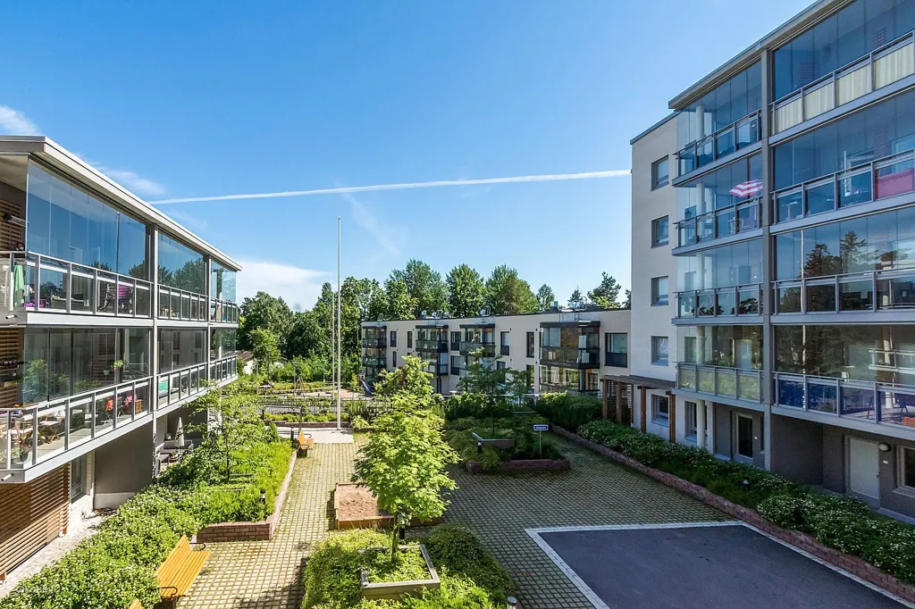 Giardino - Bright Apartment with Balcony in Leppävaara, Espoo