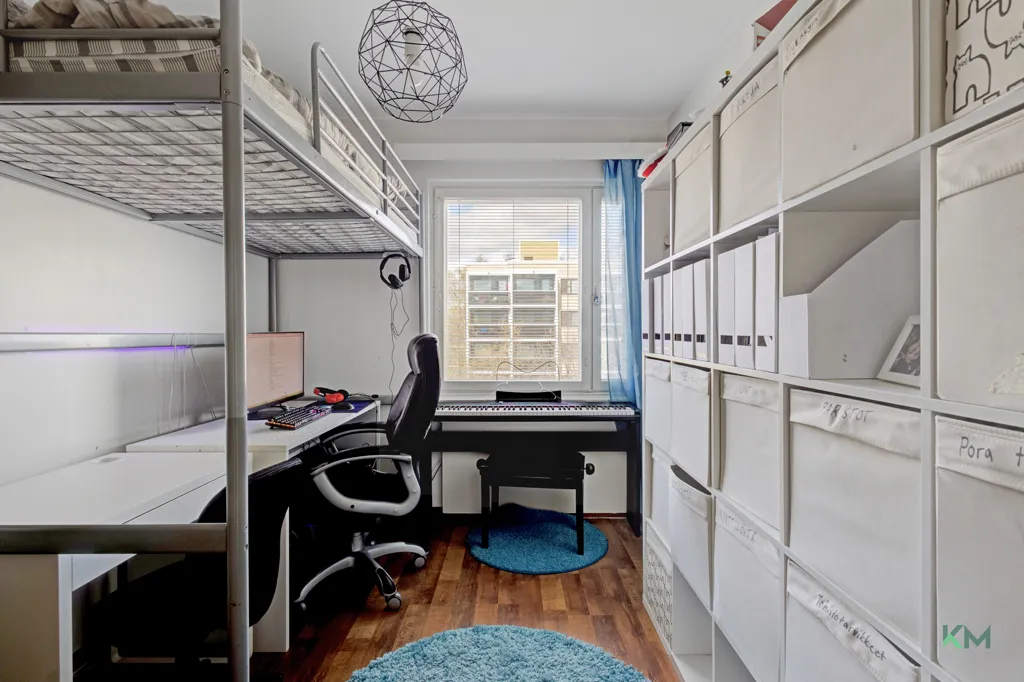 Bureau - Apartment with Stadium Views in Rovaniemi Centre