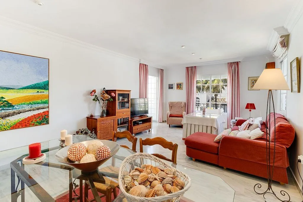 Séjour - T2 Apartment with Pool in Atalaya, Estepona
