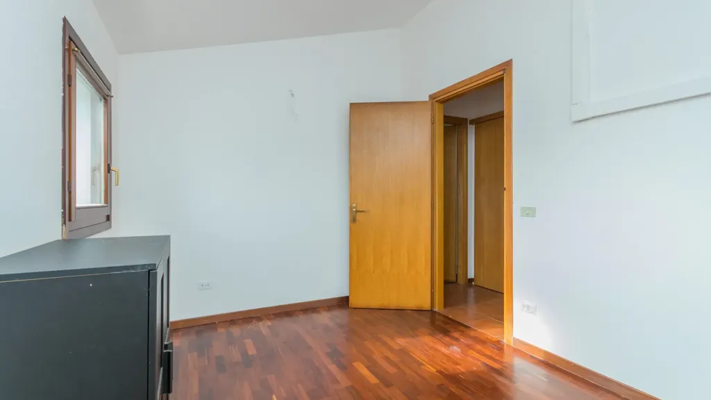 Pièces - Two-Level Apartment with Garage in Spresiano