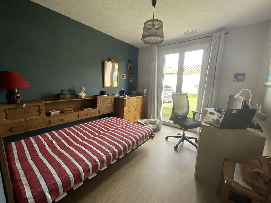 Chambres - Grande Maison 5 Chambres avec Panneaux Solaires à Satolas-et-Bonce