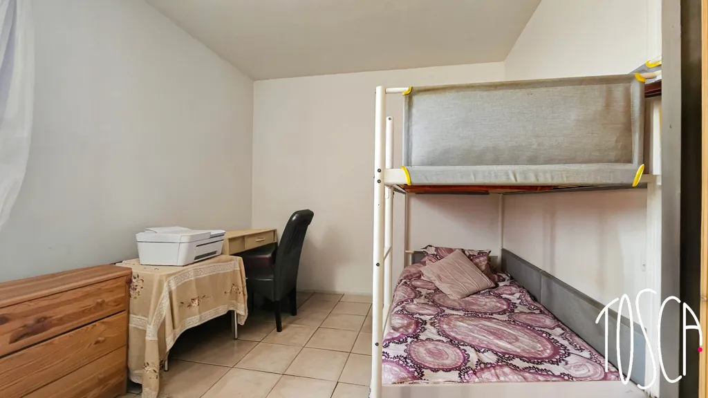 Chambres - Appartement 3 Pièces avec Parking à Thiais
