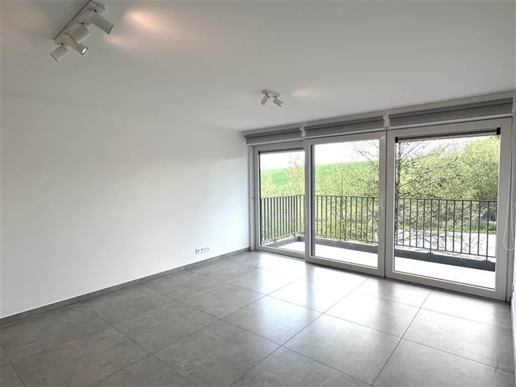 Pièces - Appartement avec Grande Terrasse à Landenne