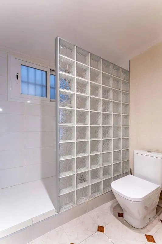 Vannitoad - Seafront Apartment with Balcony in Magaluf