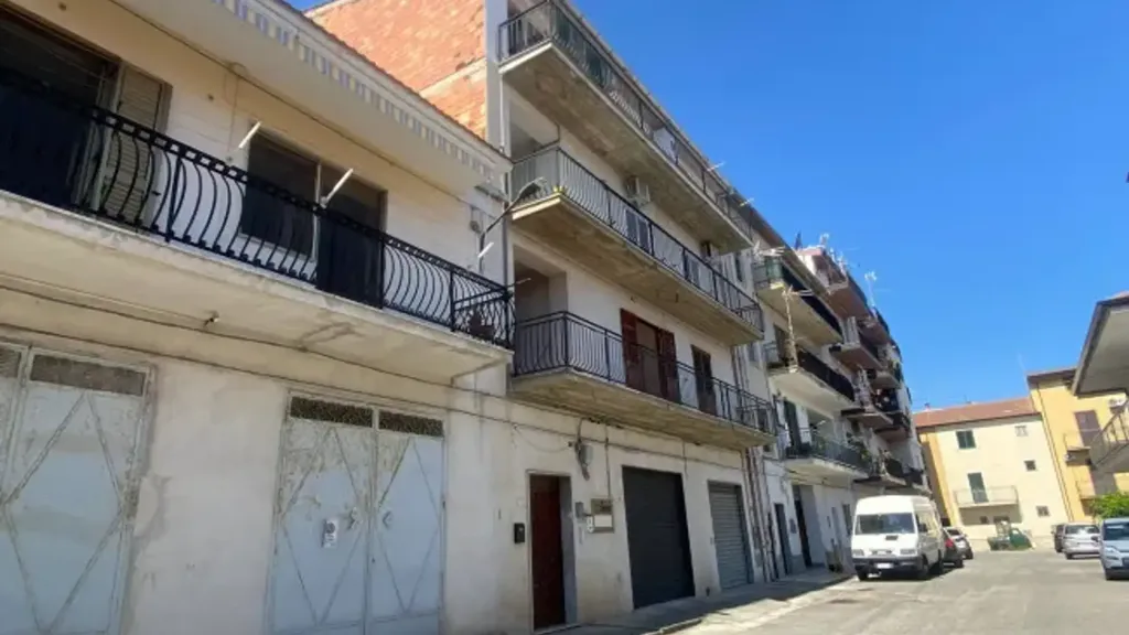 Välivaade - Four-Room Apartment with Balcony in Crosia