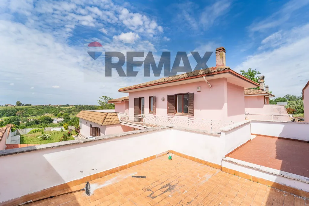 Terrass - Villa with Panoramic View in Rome
