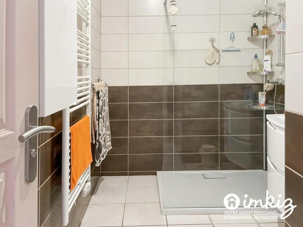 Vannitoad - 3-Bed Flat with Garden in Fuveau