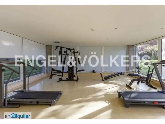 Rooms - Furnished Flat with Pool in Moncloa-Aravaca