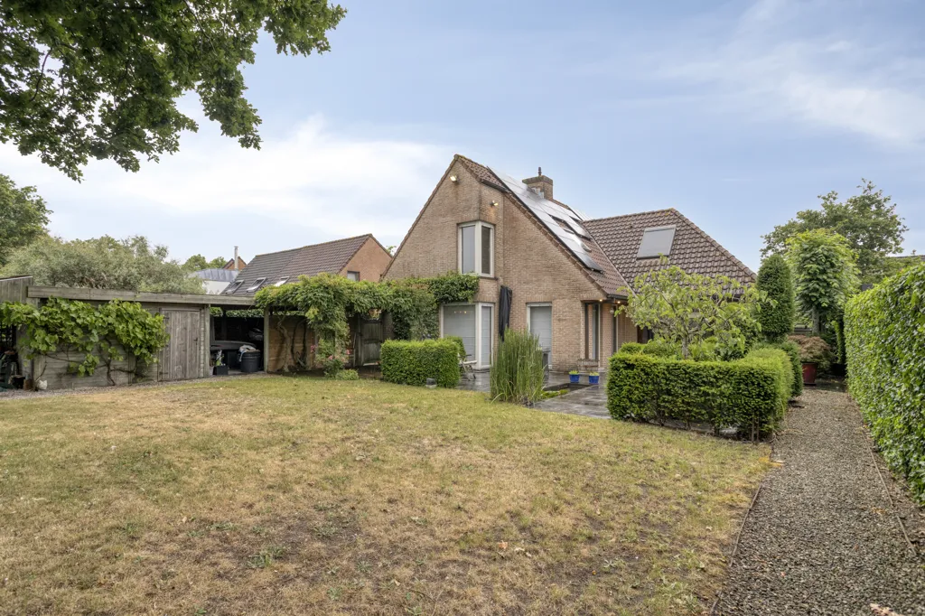 Aed - Villa with Solar Panels in Sint-And