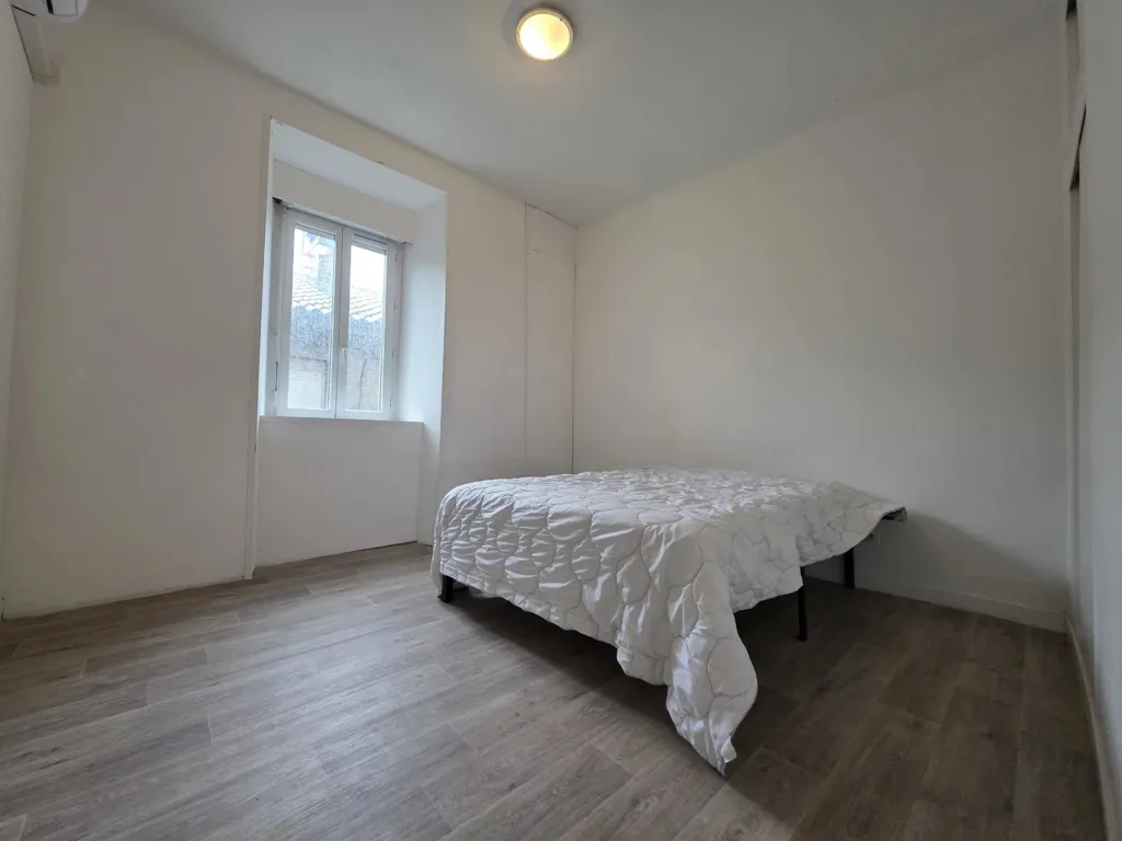 Chambres - Appartement T2 Meublé avec Climatisation à Proximité du Centre-Ville