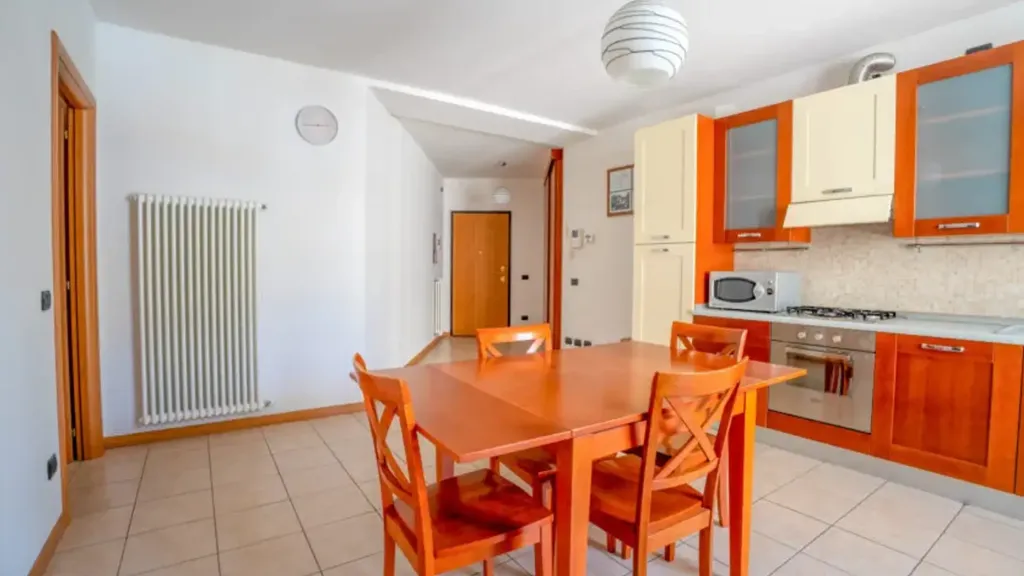Söögituba - Lakefront Apartment with Garage in Menaggio